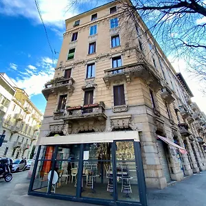 https://townhouse-suite.it-lombardy.com